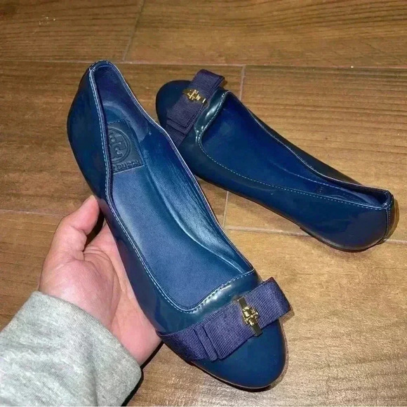Tory Burch Trudy Ribbon Bow Patent Leather Flats - Picture 1 of 7